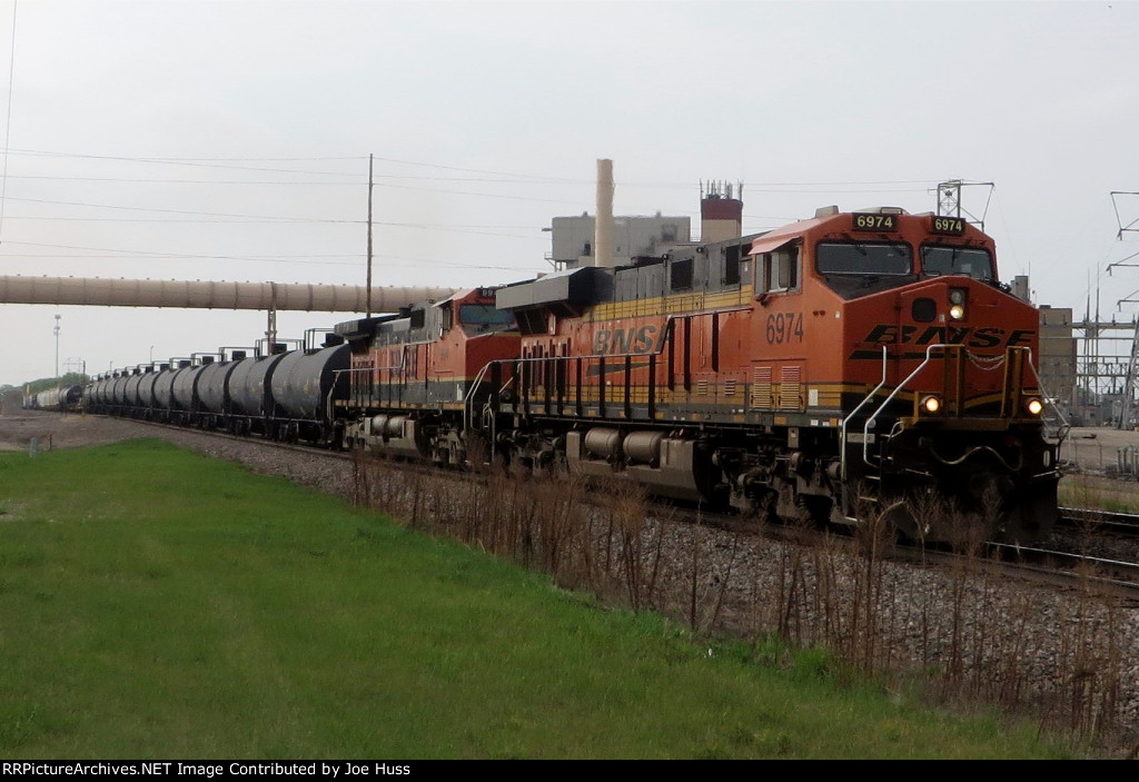 BNSF 6974 West